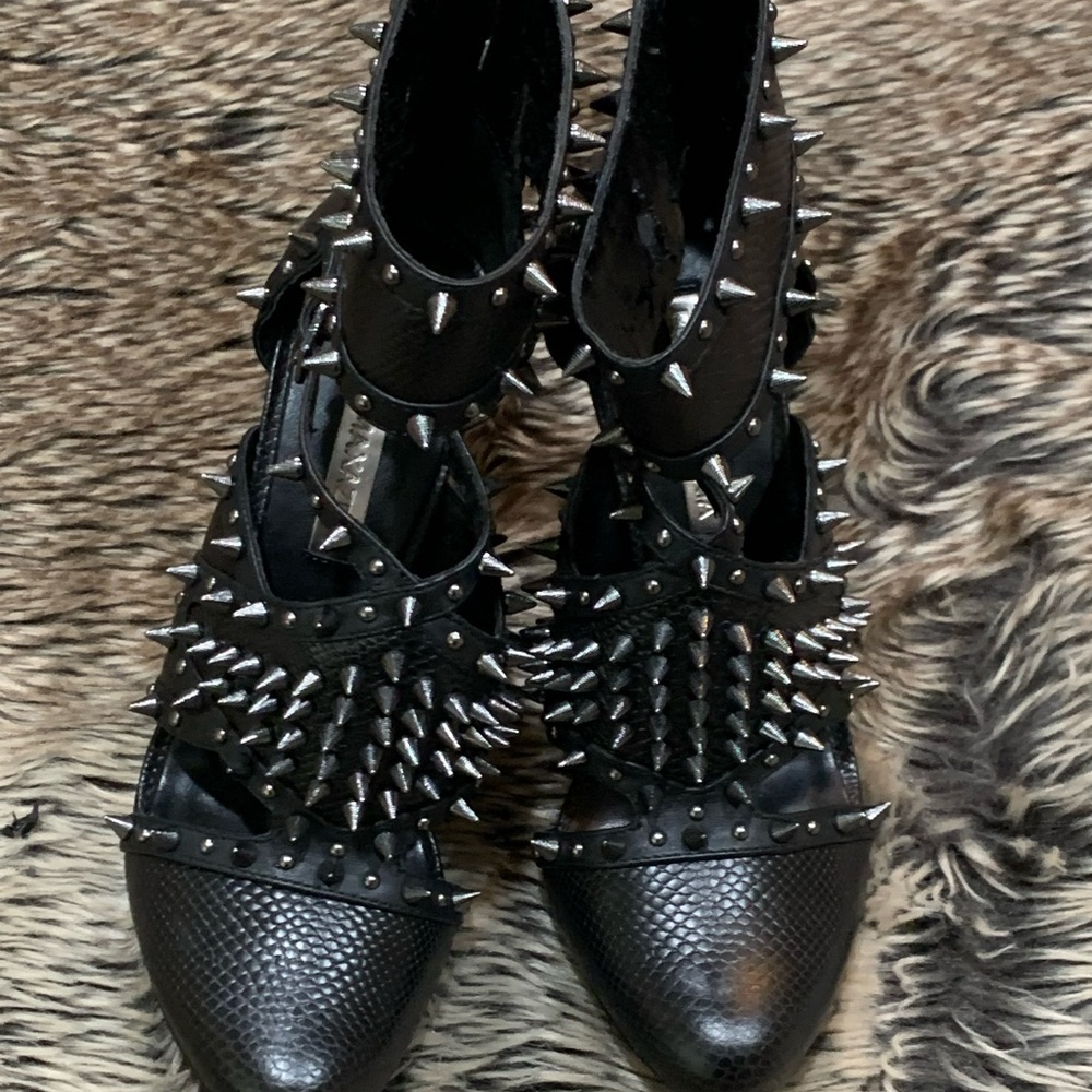 BCBGMaxAzria Hersh Spiked Cutout Heels silver metallic stiletto heel Size 6.5
